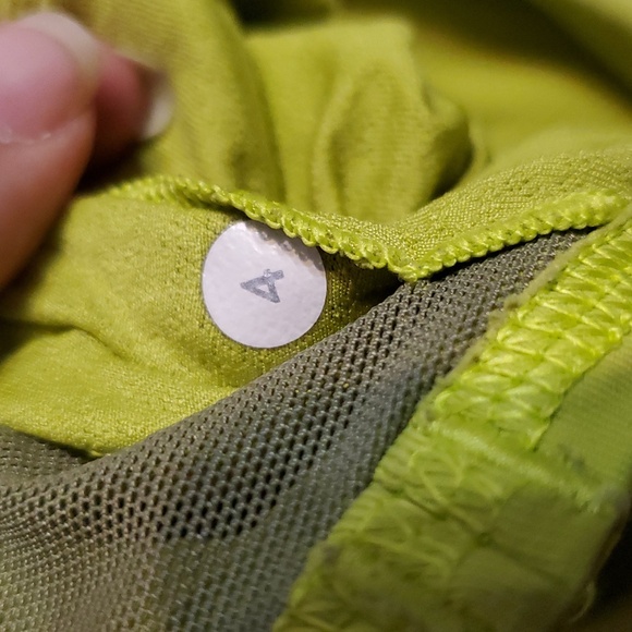 Lululemon Women's Flow & Go Tank Top With Attached Bra 4 - Picture 4 of 7